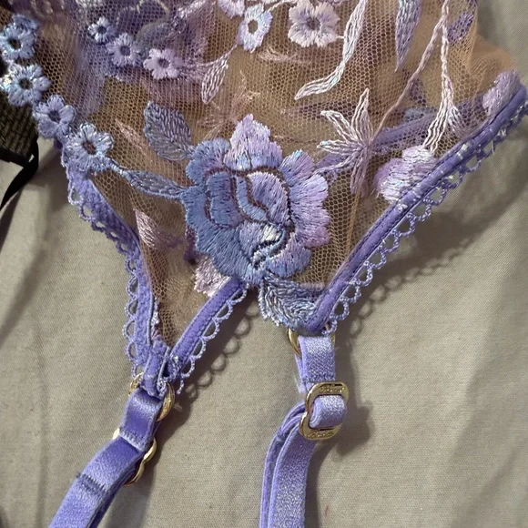 Honey Birdette WHITNEY
Suspender Slim-Wisteria in - Picture 9 of 10